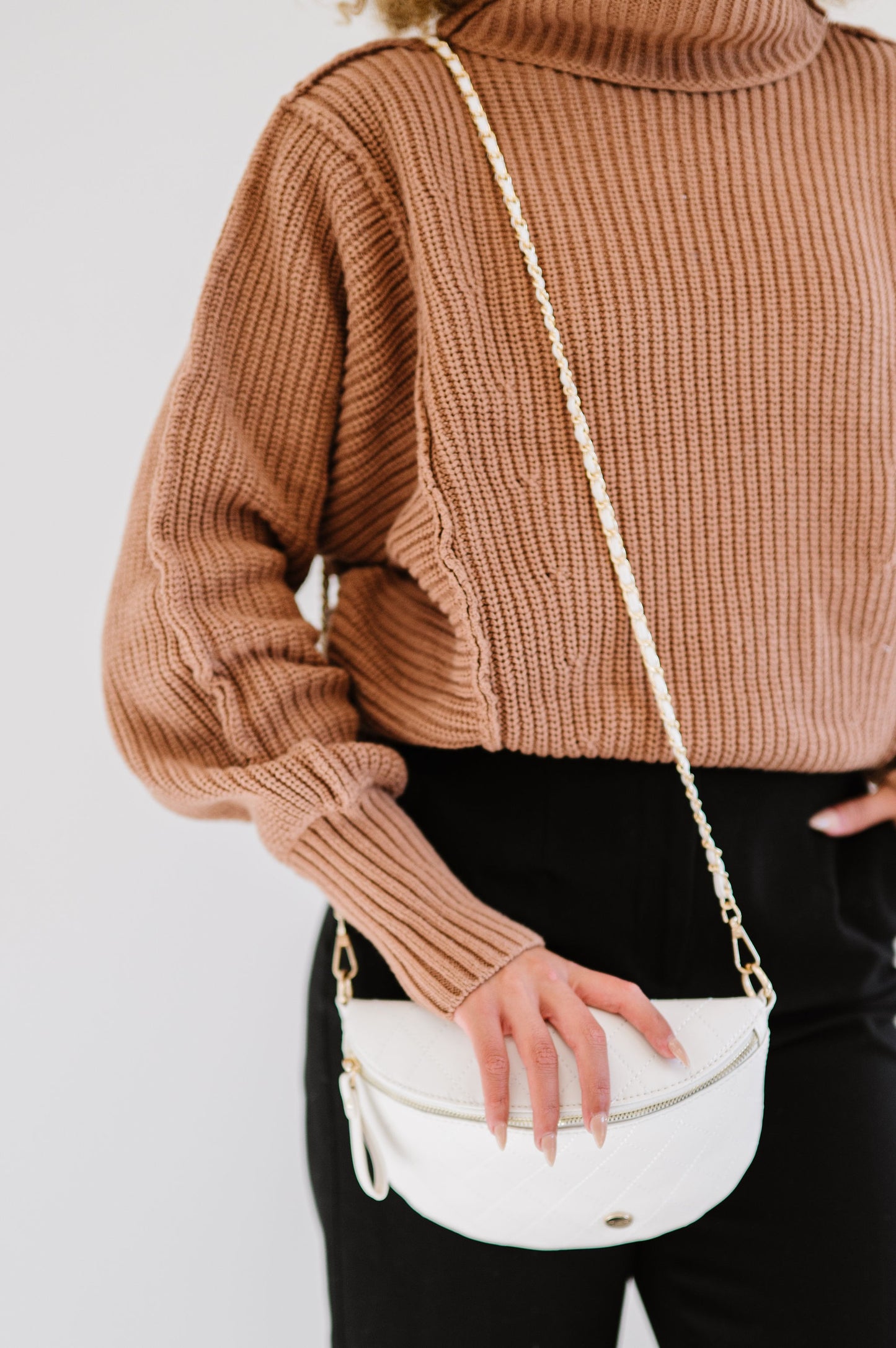 WHITE CONVERTIBLE BELT BAG