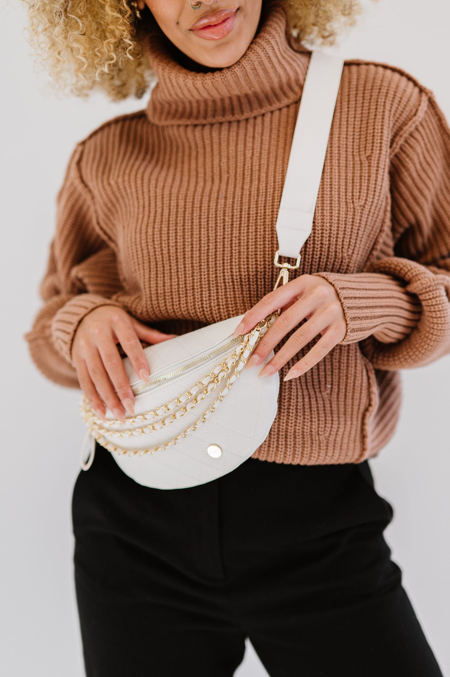 WHITE CONVERTIBLE BELT BAG