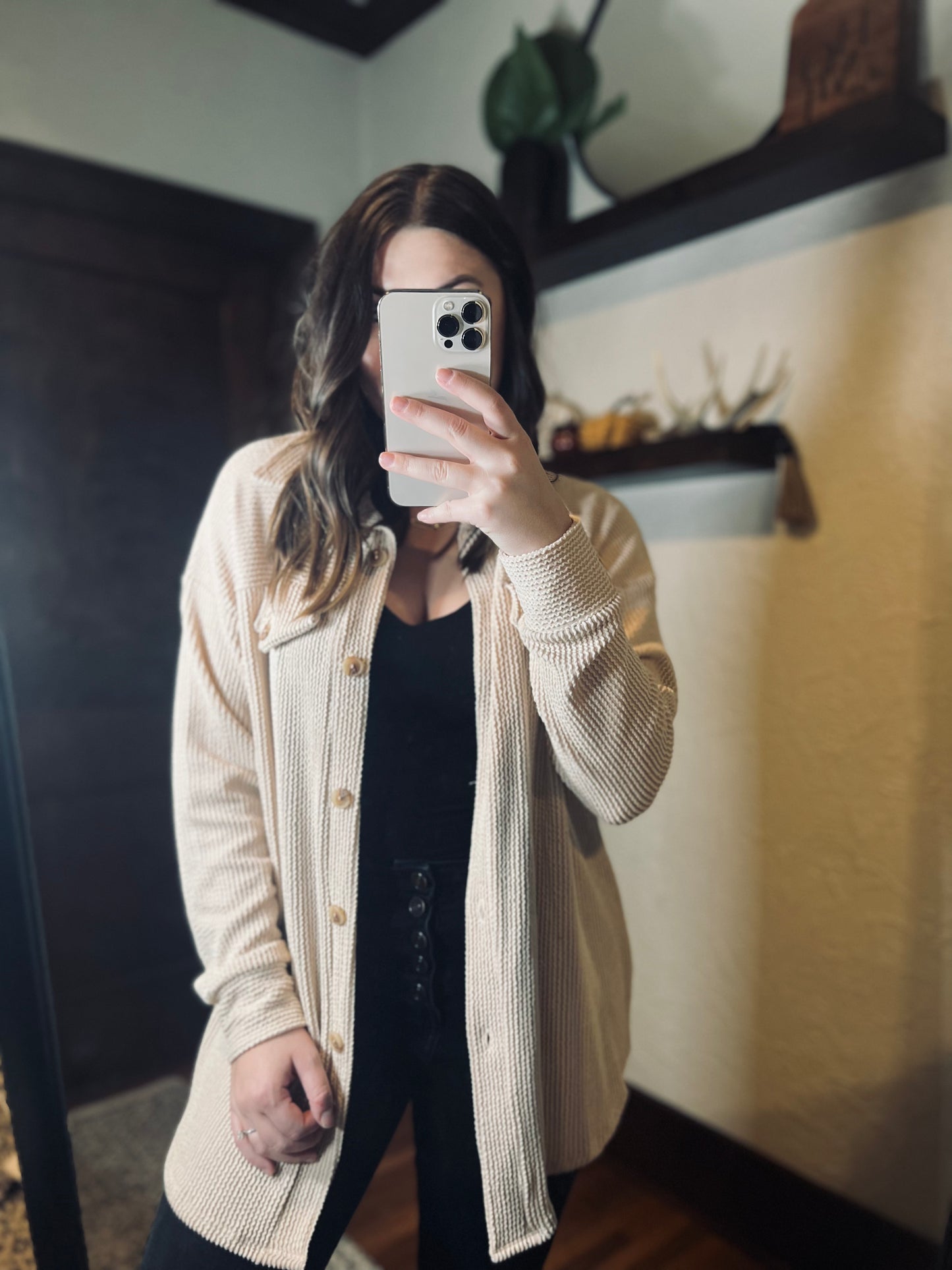 CREAM KNIT BUTTON-DOWN