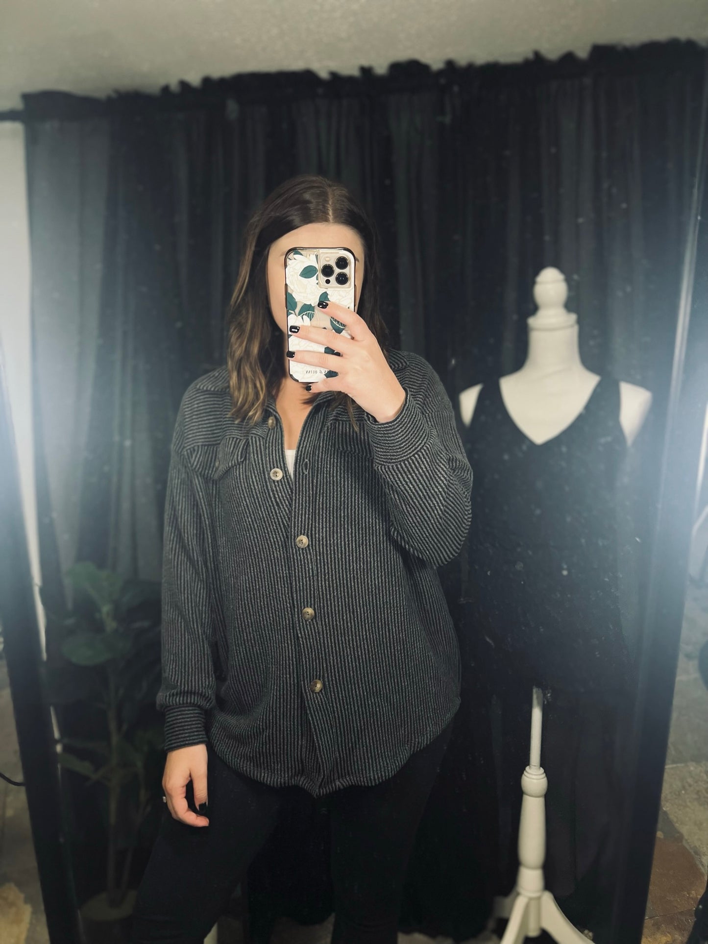 CHARCOAL KNIT BUTTON-DOWN