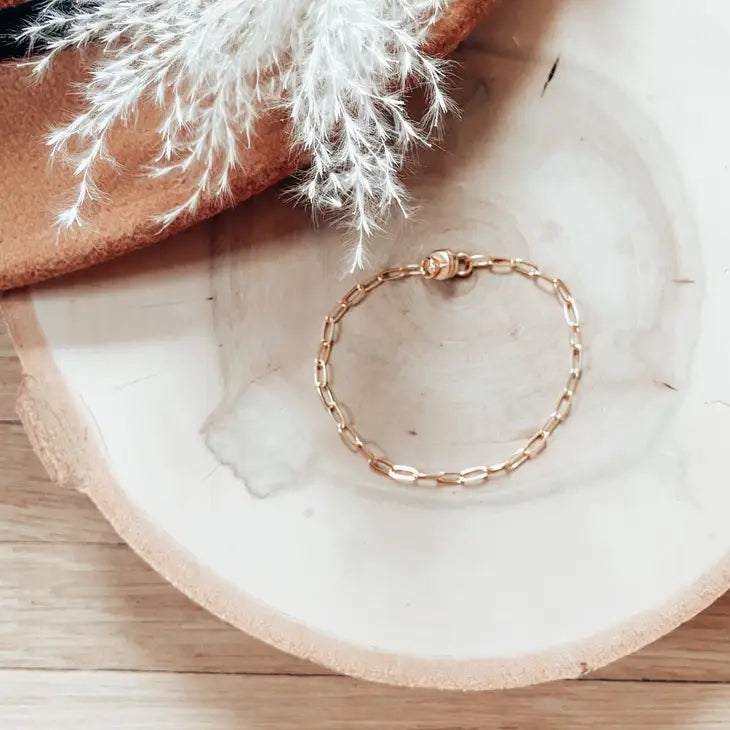 GOLD CHAIN BRACELET
